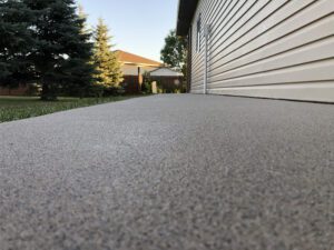 Patio epoxy flooring with quartz